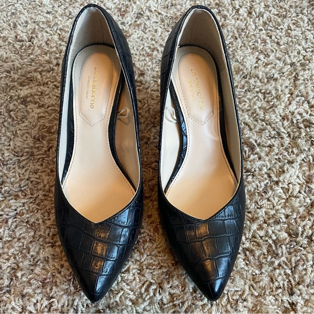 Haslett Slip-on Pointed Toe Block Heel Pumps - 5 Wide